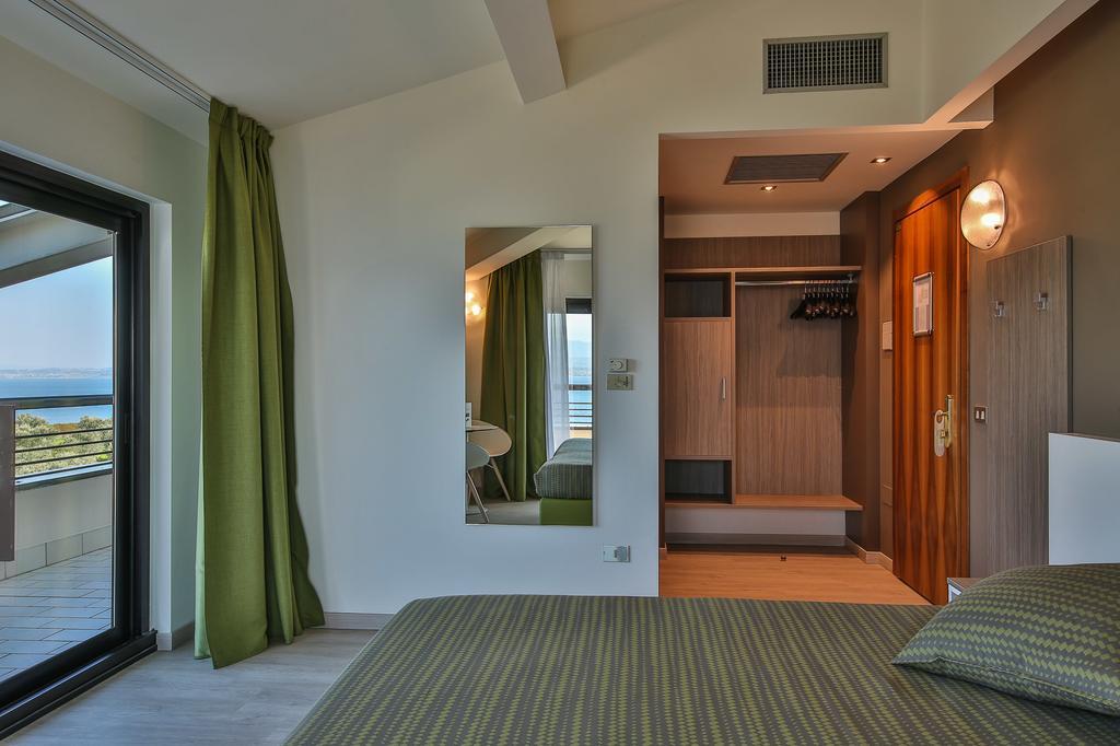 Hotel Ideal Sirmione Bagian luar foto