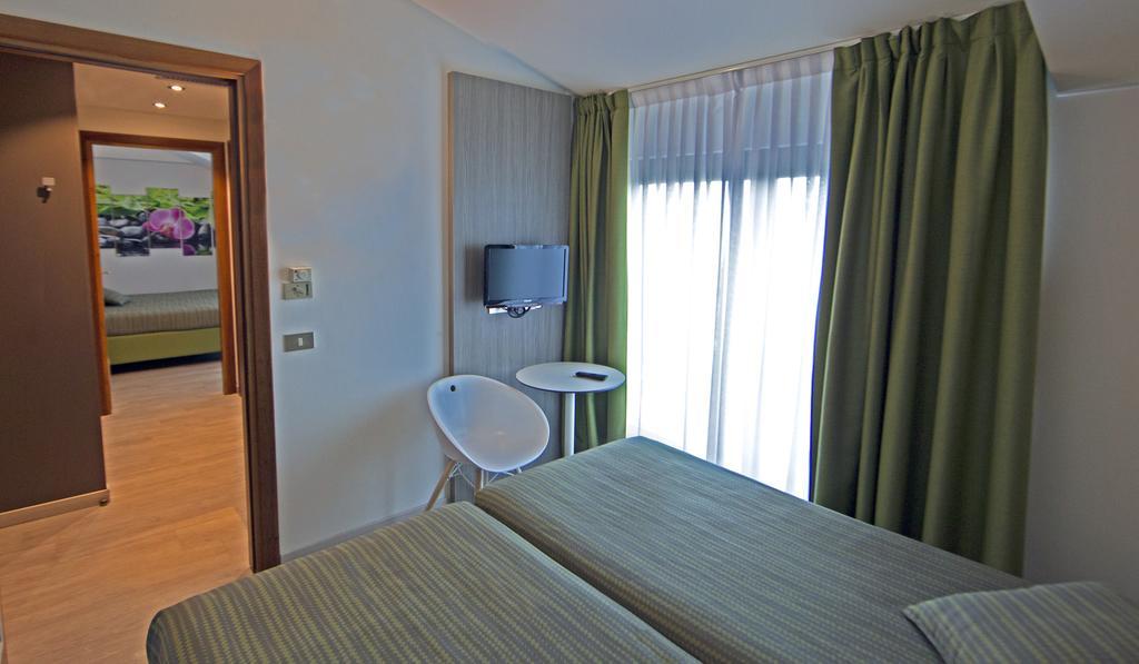 Hotel Ideal Sirmione Bagian luar foto