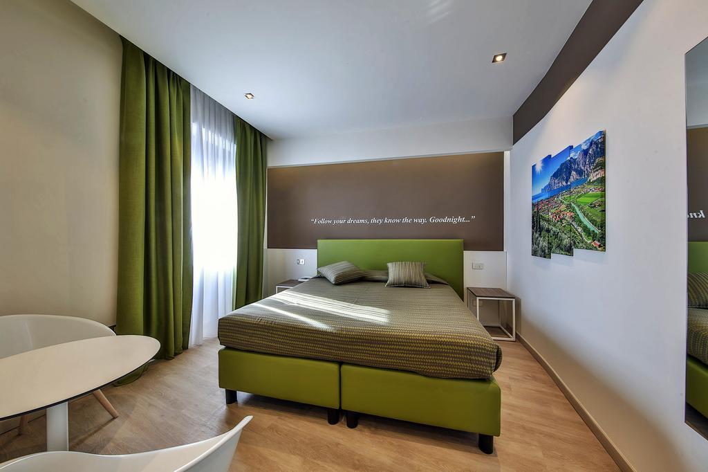 Hotel Ideal Sirmione Bagian luar foto