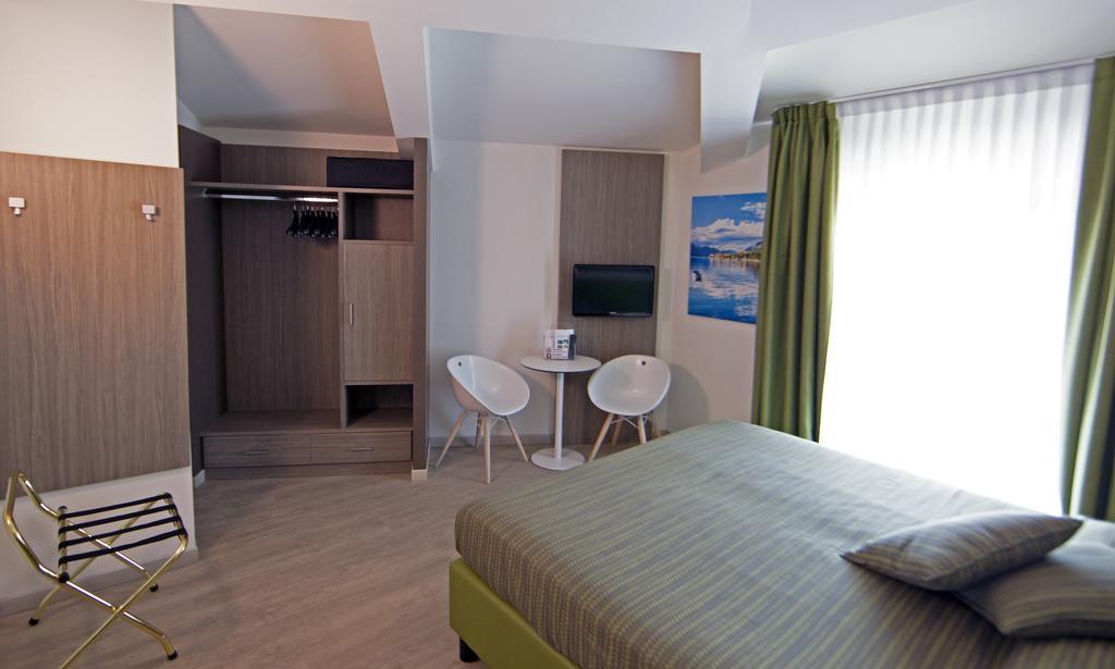 Hotel Ideal Sirmione Bagian luar foto